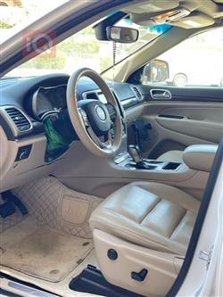 جیپ گراند شیرۆکی